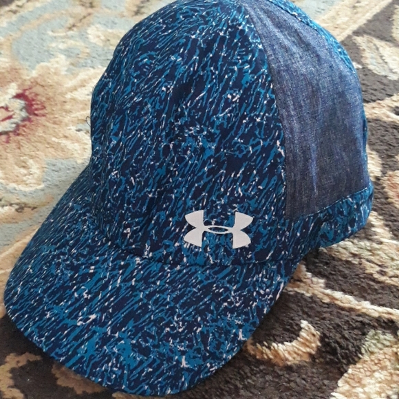 *Host Pick*Under Armour Armourvent ladies hat - Picture 2 of 16